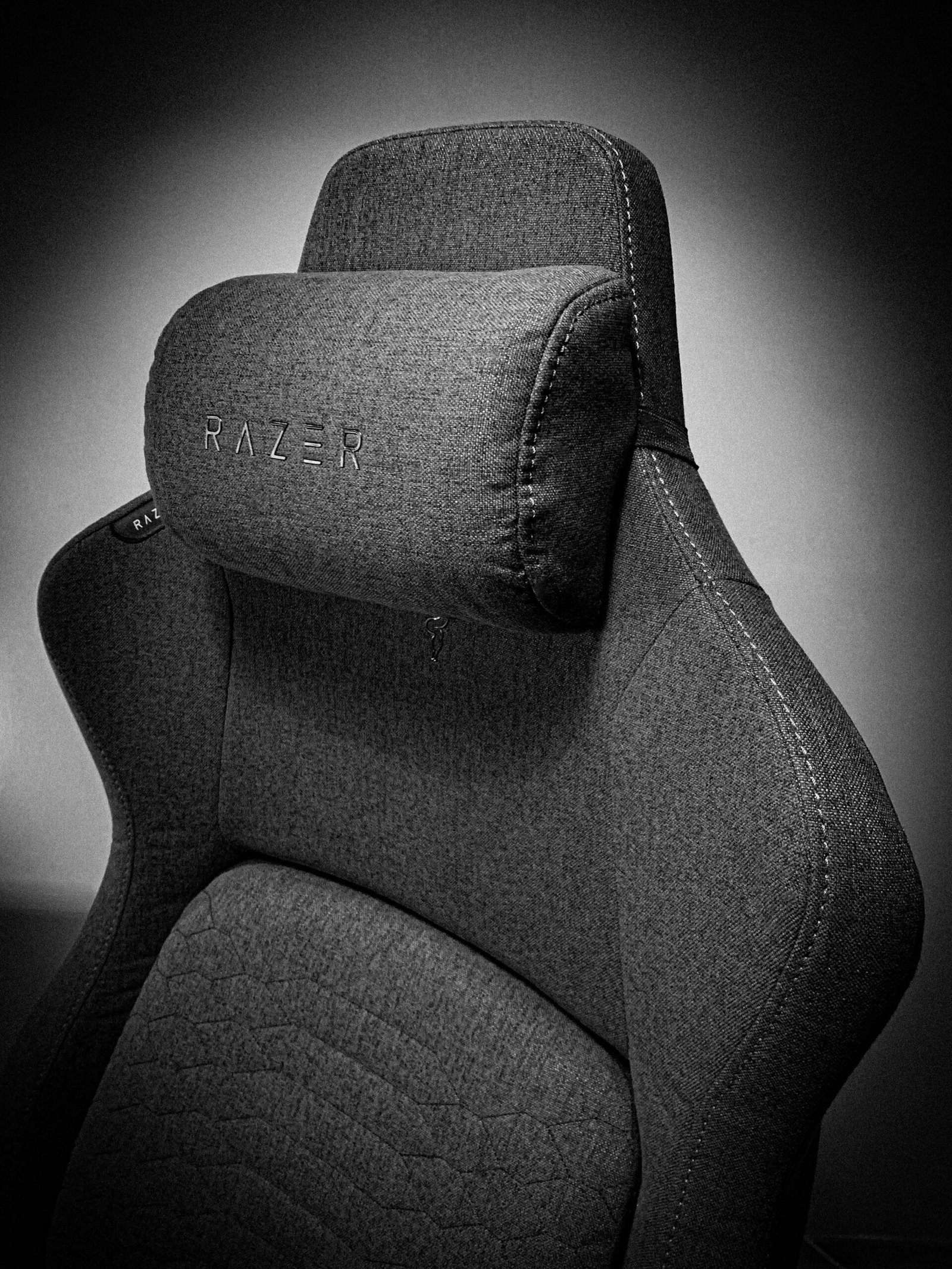 Las Ventajas y Desventajas de Jugar en una Silla Gamer y su Impacto en la Salud Física